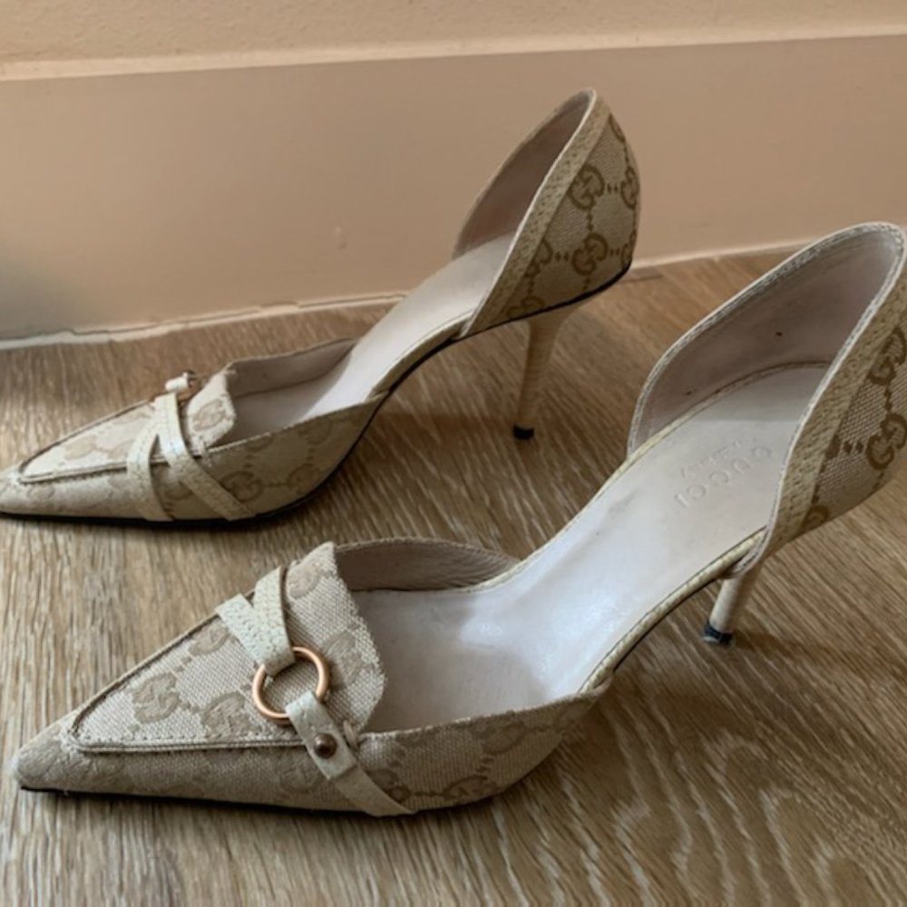 Gucci  Vintage Pointed Toe Pumps